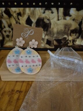 Plunder Pastel Bunny & Flower Drop Earrings